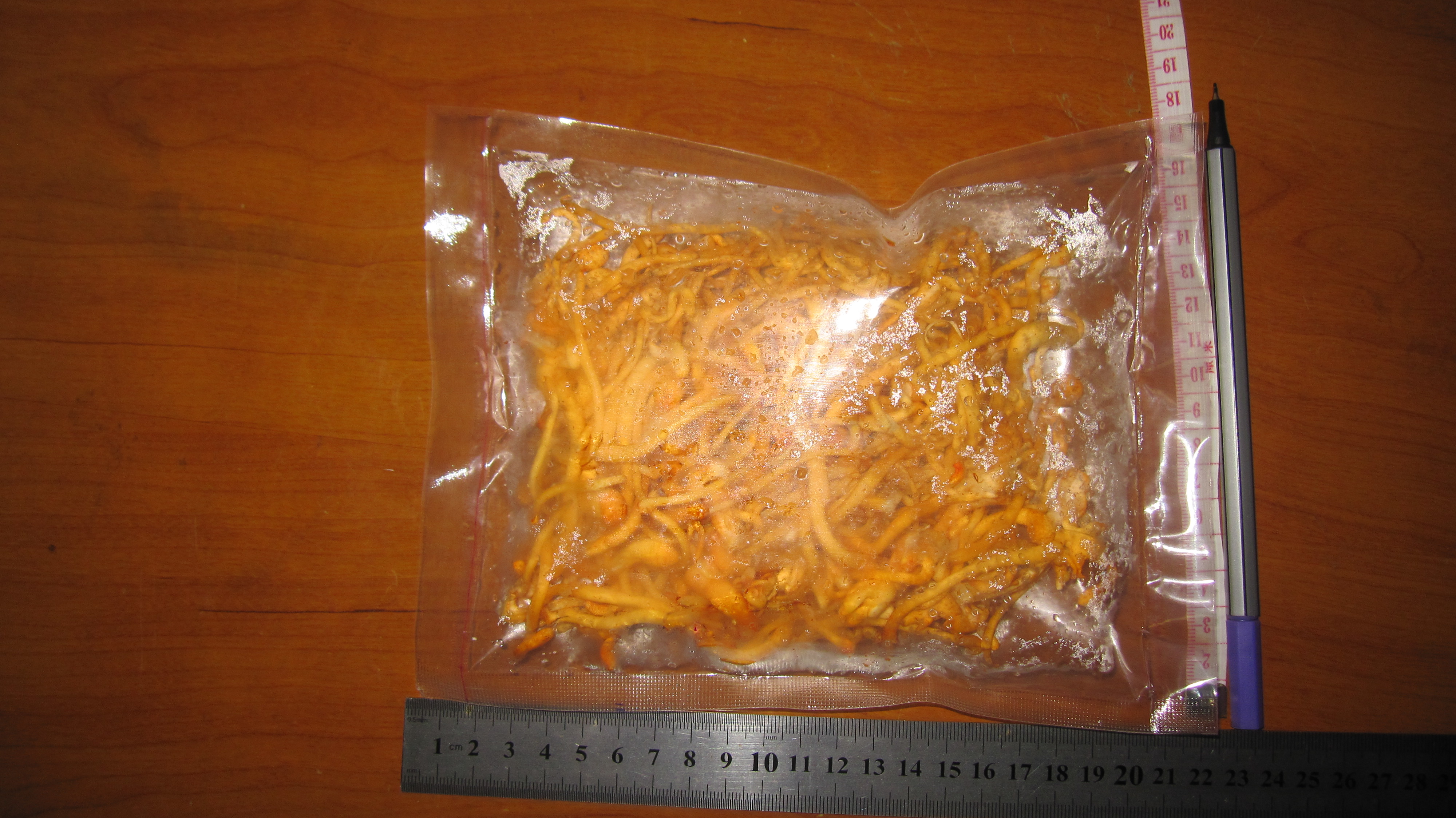 设计加靓牌虫草花 pop 二张,横面,坚面,各一张.