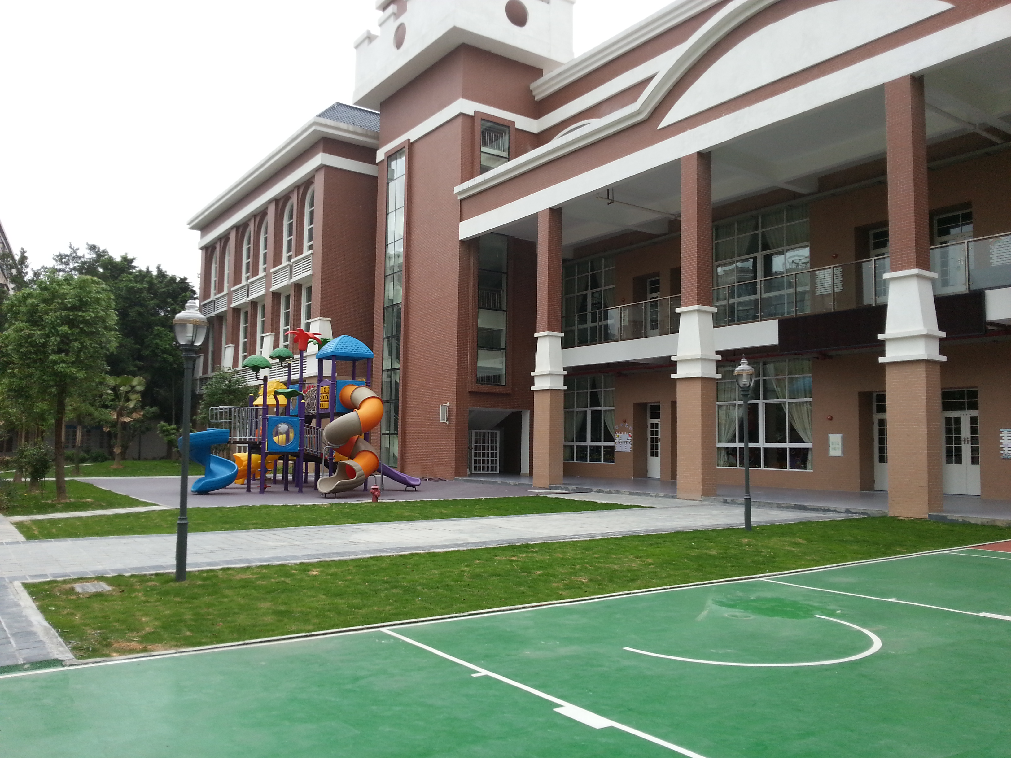 幼儿园户外操场宣传栏外观设计