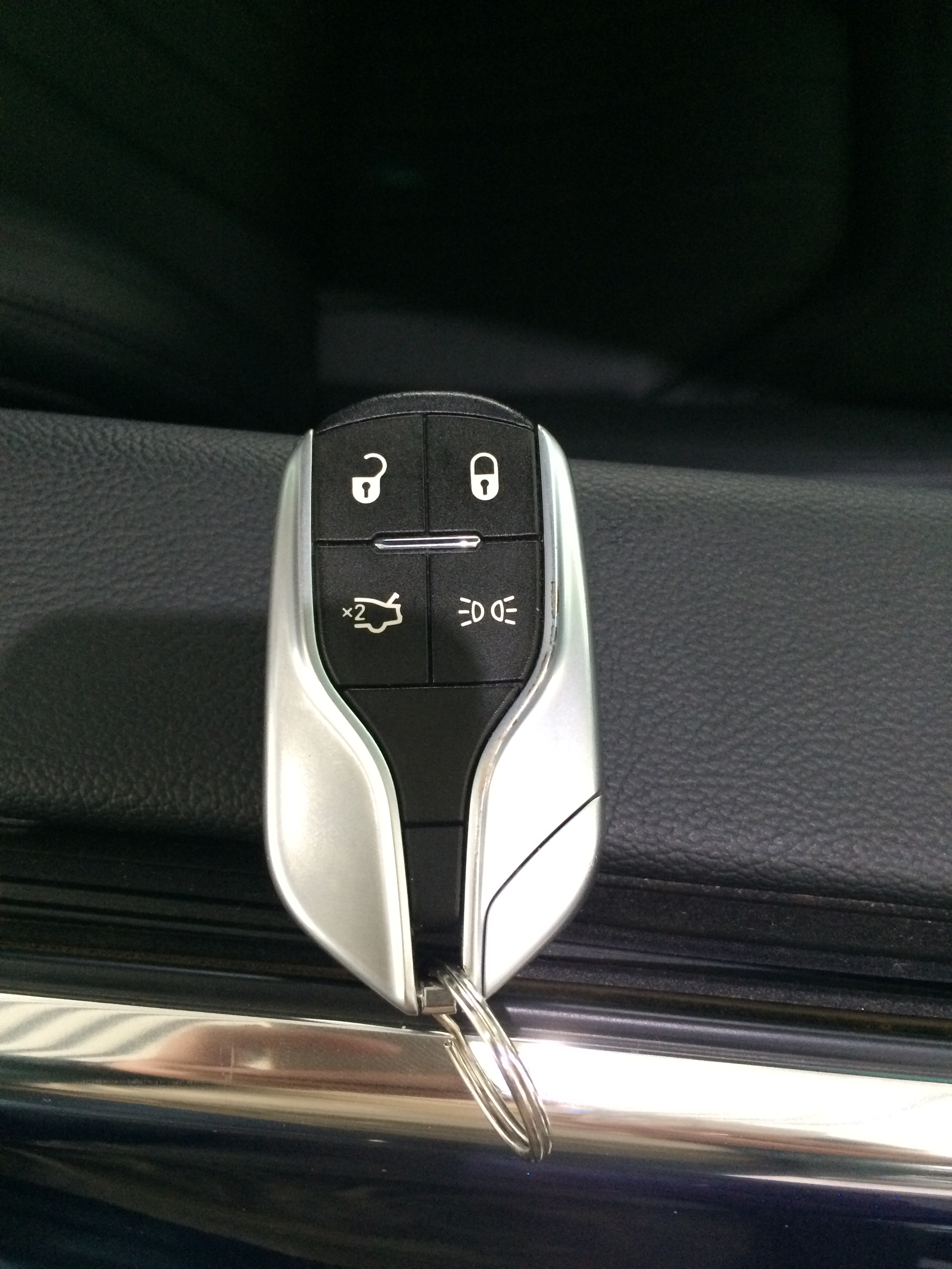 电动车遥控器结构外观设计