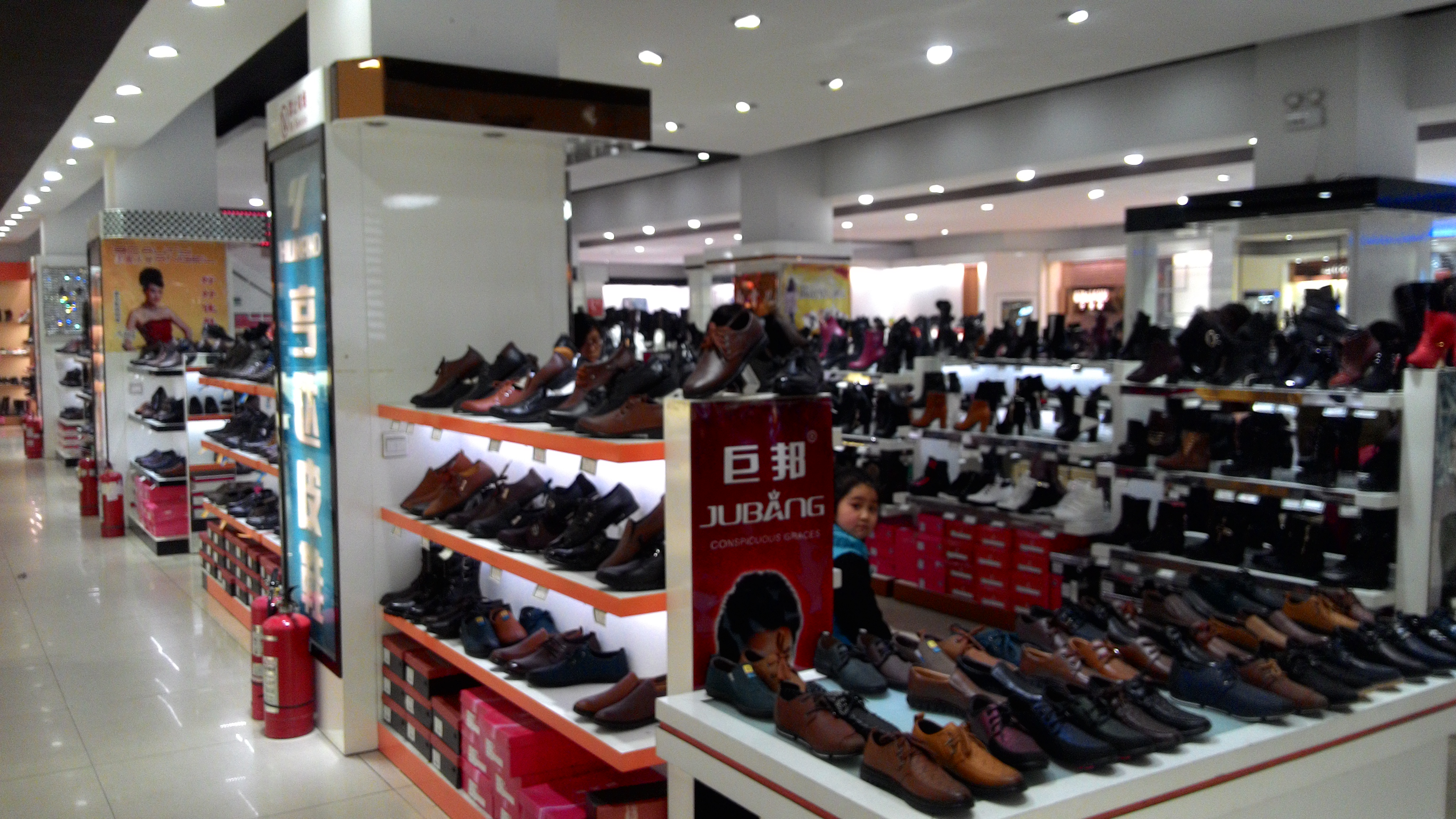 商场鞋城货架展架设计效果图